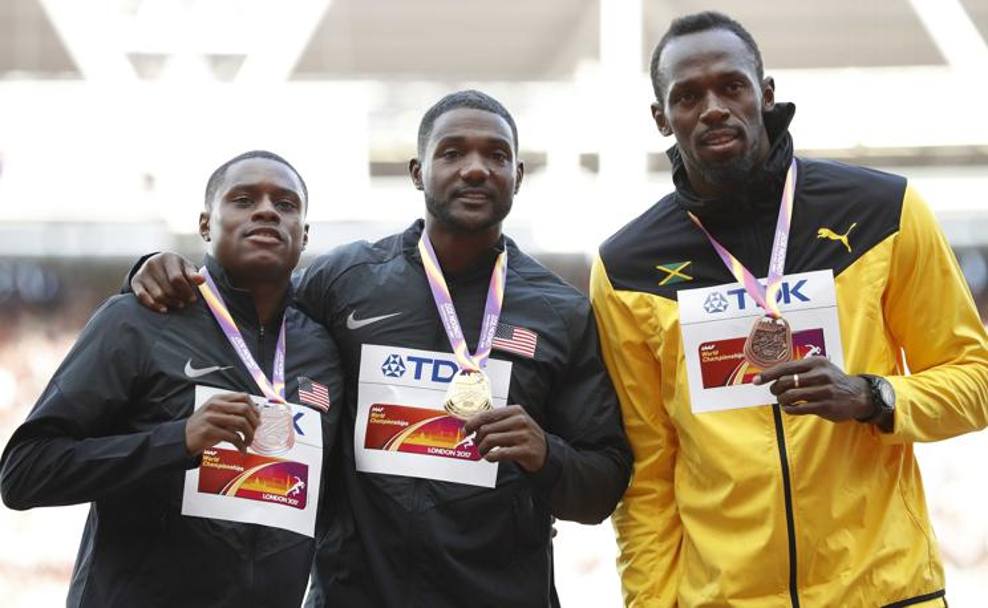 Il podio: da sinistra l’argento Christian Coleman, Justin Gatlin e Usain Bolt